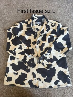 First Issue Women’s Black & Cream Cow-Print Button-Down Shirt